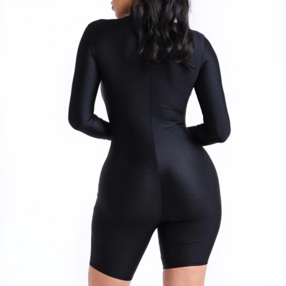 BLACK SET - Picture 1 of 2